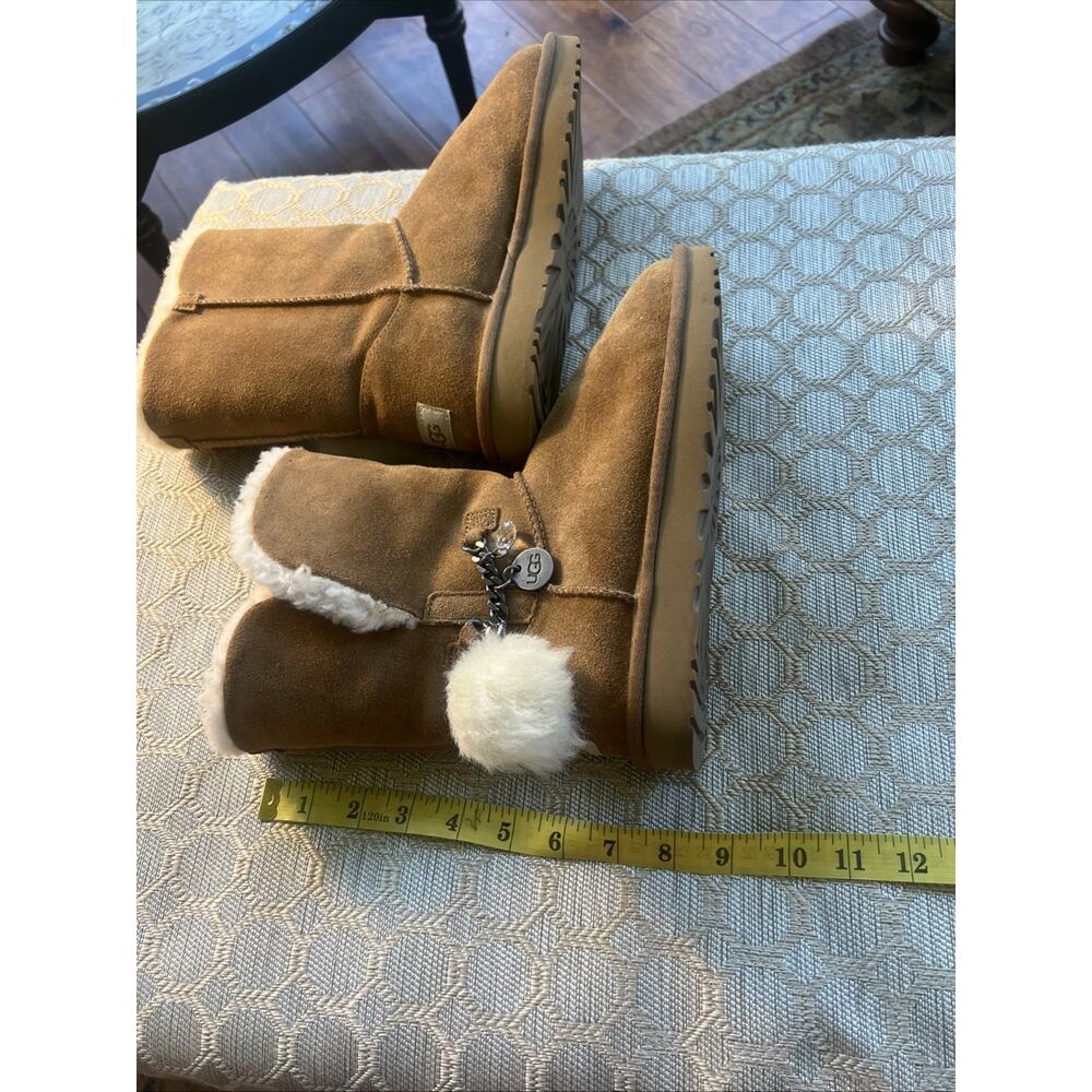 UGG Classic Short Charm Women’s Suede Shearling Pull-On Mid-Calf Boots US 7 - Picture 10 of 10